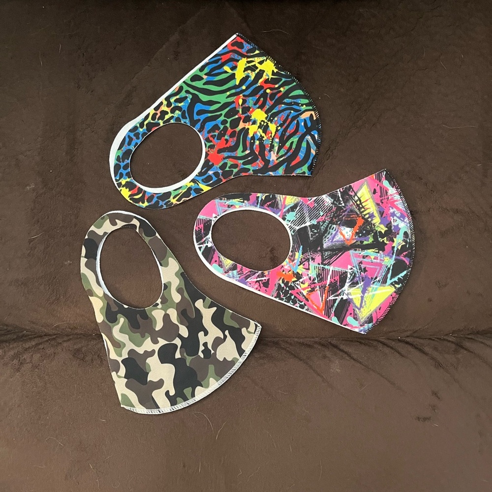 💖Stretchy soft face masks. Sized for a small adult. Three patterns. Comfortable.